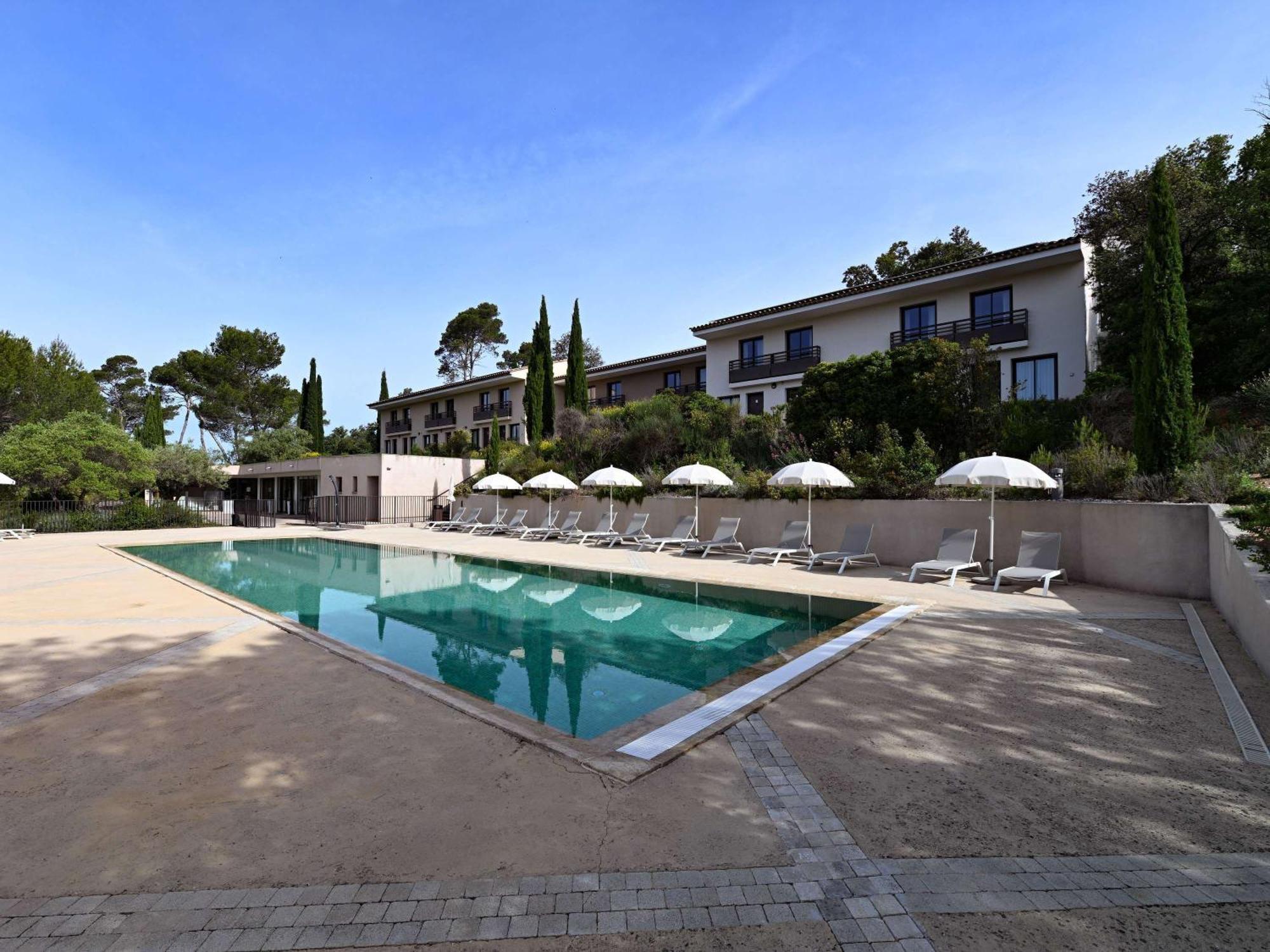 Mercure Brignoles Golf De Barbaroux & Spa Buitenkant foto