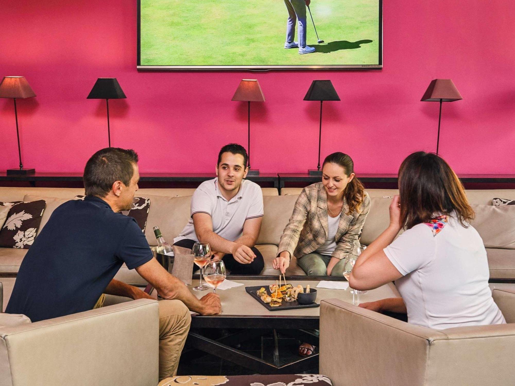 Mercure Brignoles Golf De Barbaroux & Spa Buitenkant foto