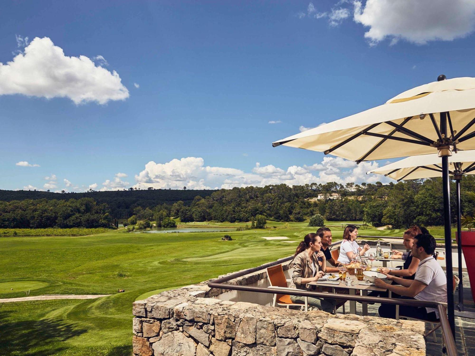 Mercure Brignoles Golf De Barbaroux & Spa Buitenkant foto