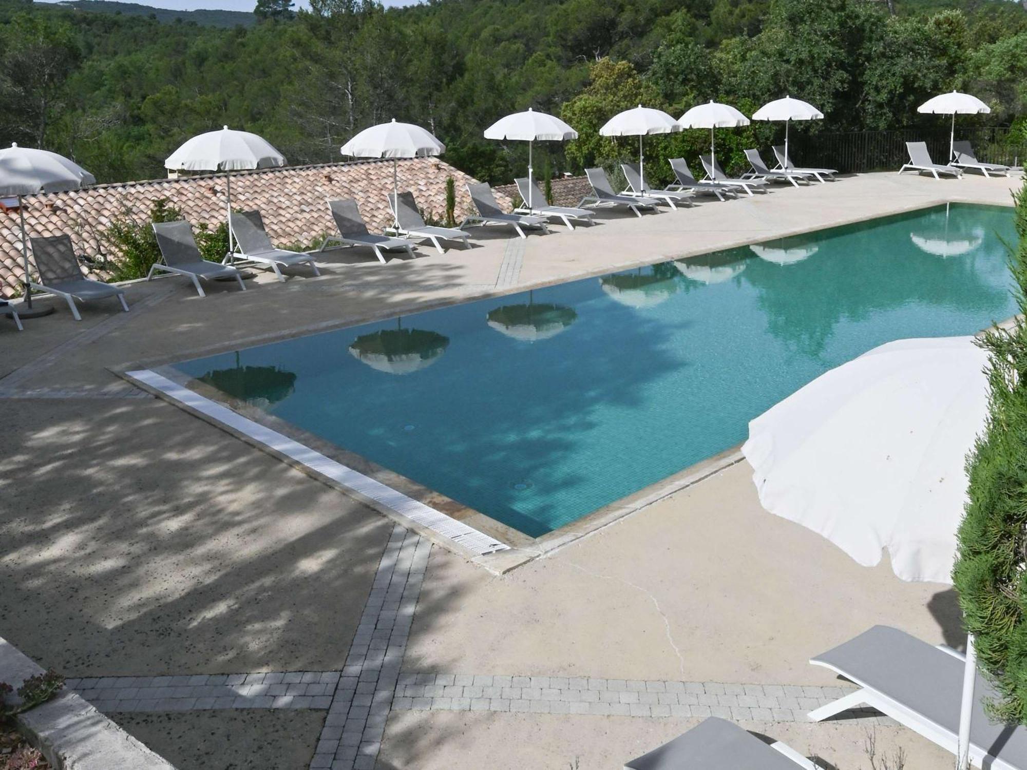 Mercure Brignoles Golf De Barbaroux & Spa Buitenkant foto